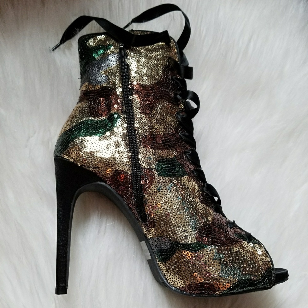 BRAND NEW IN BOX army fatigue sequin booties - Picture 2 of 3